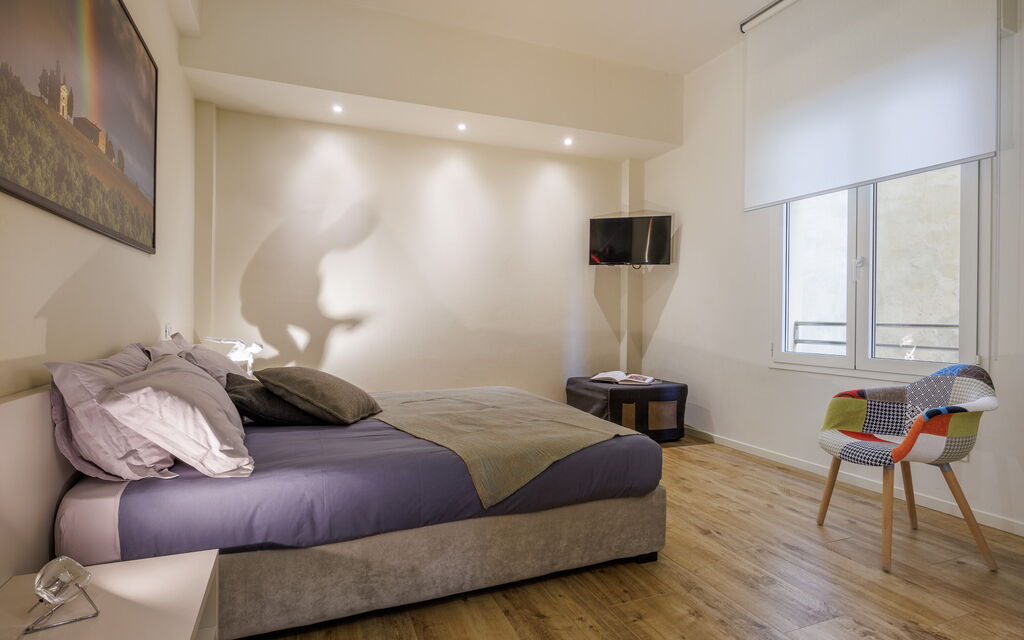 Lucy Florence Charming Modern Apartment Near Piazza Della Libertà: Autumn, Bedroom, Spring, Summer, Winter