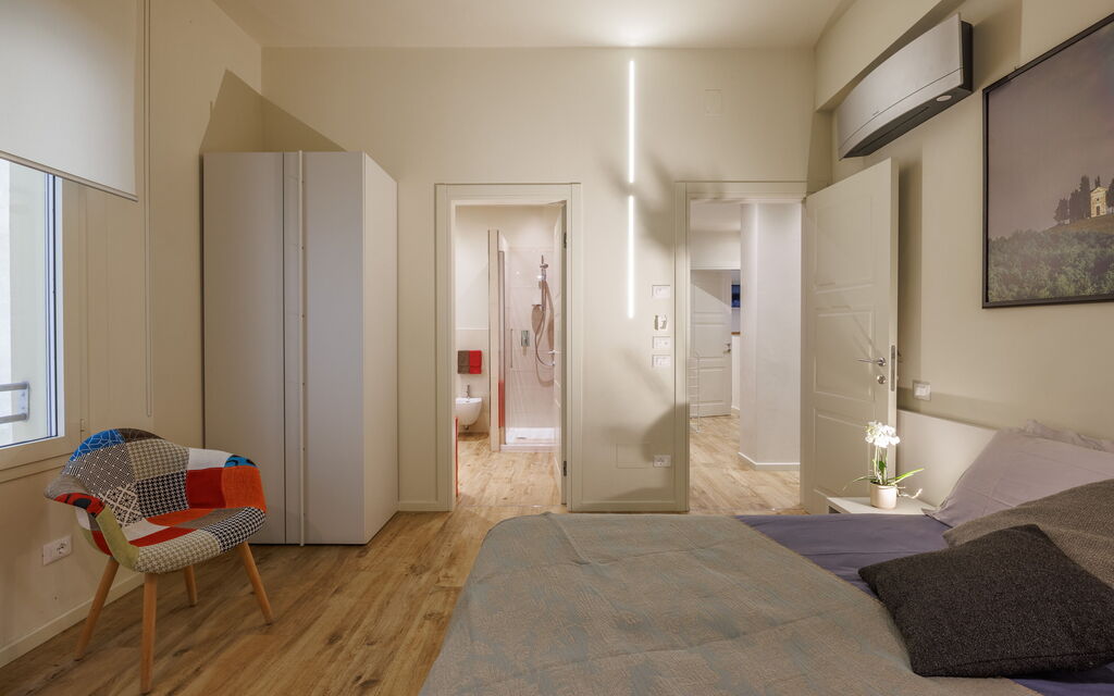 Lucy Florence Charming Modern Apartment Near Piazza Della Libertà: Autumn, Bedroom, Spring, Summer, Winter