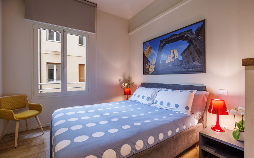 Lucy Florence Charming Modern Apartment Near Piazza Della Libertà: Autumn, Bedroom, Spring, Summer, Winter