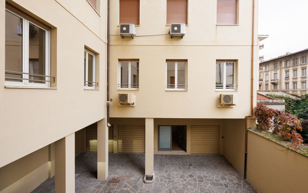 Lucy Florence Charming Modern Apartment Near Piazza Della Libertà: Autumn, Building Exterior, Spring, Summer