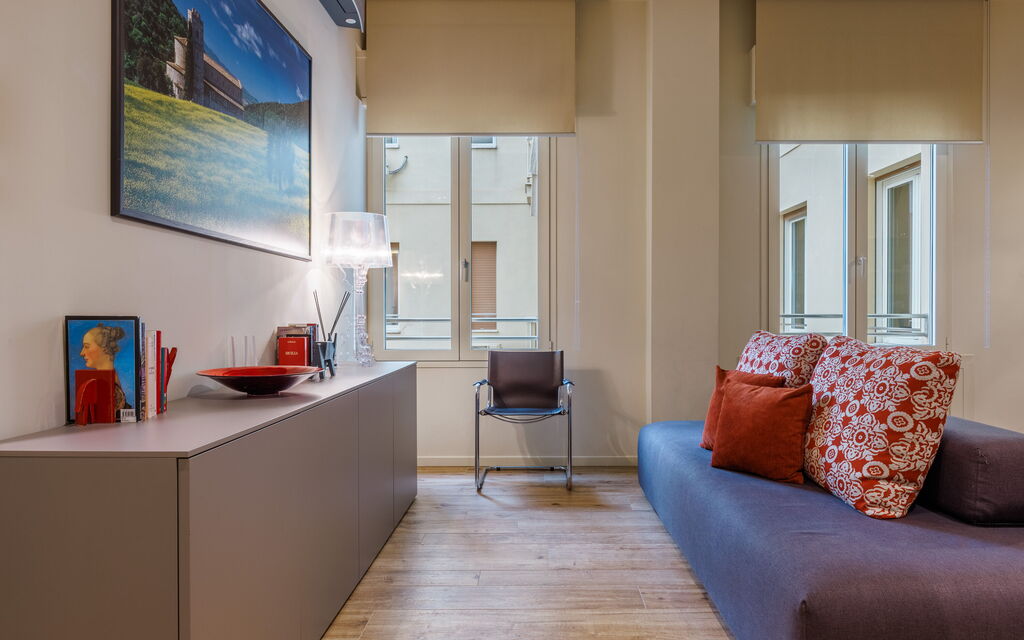 Lucy Florence Charming Modern Apartment Near Piazza Della Libertà: Autumn, Living Room, Room Detail, Spring, Summer
