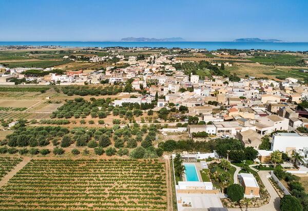 Casa Ocra - Misiliscemi, Sicilia: Autumn, Balcony / Terrace / Patio, Building Exterior, Garden, Outdoor, Pool, Scenic View, Spring, Summer