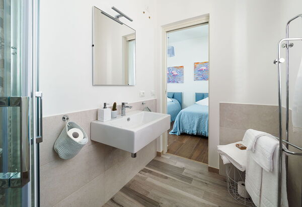 Casa Ocra - Misiliscemi, Sicilia: Autumn, Bathroom, Bedroom, Spring, Summer