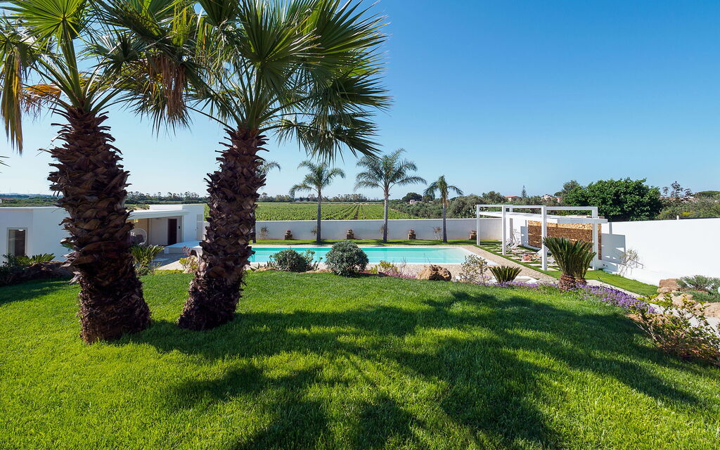 Casa Ocra - Misiliscemi, Sicilia: Autumn, Balcony / Terrace / Patio, Building Exterior, Garden, Outdoor, Pool, Spring, Summer