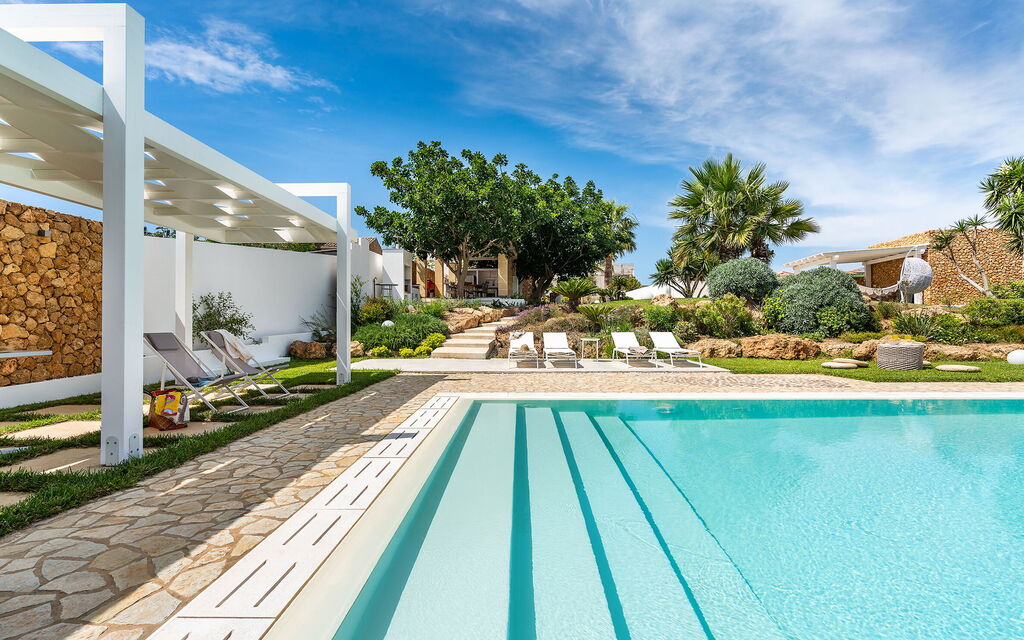 Casa Ocra - Misiliscemi, Sicilia: Autumn, Balcony / Terrace / Patio, Building Exterior, Outdoor, Pool, Spring, Summer