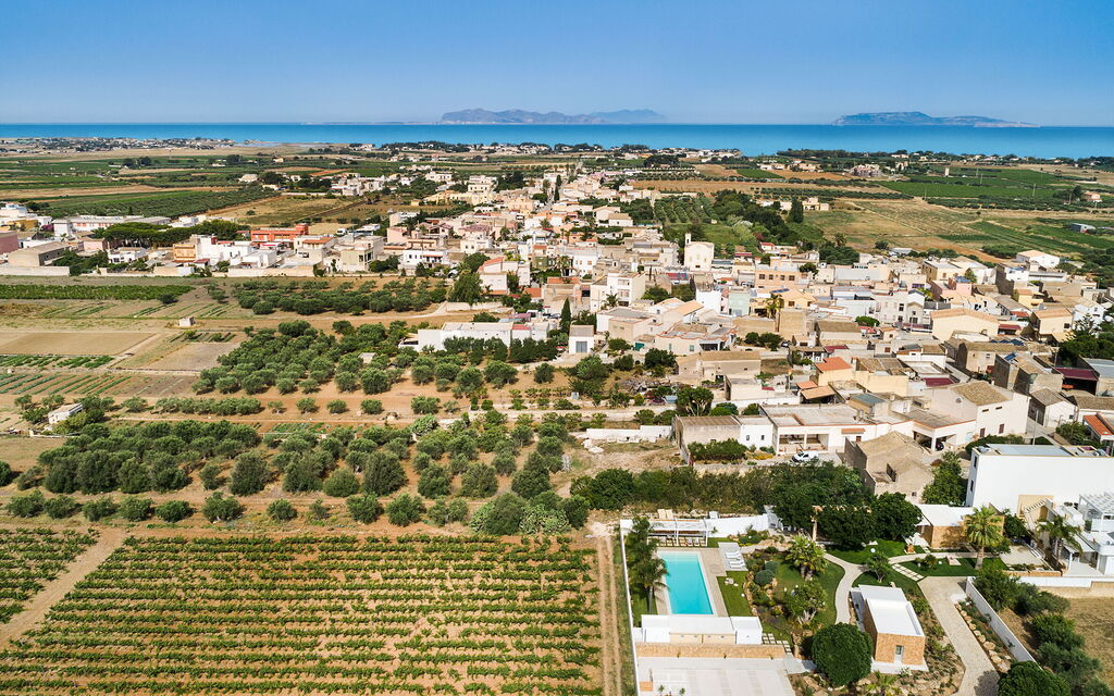 Casa Ocra - Misiliscemi, Sicilia: Autumn, Balcony / Terrace / Patio, Building Exterior, Garden, Outdoor, Pool, Scenic View, Spring, Summer