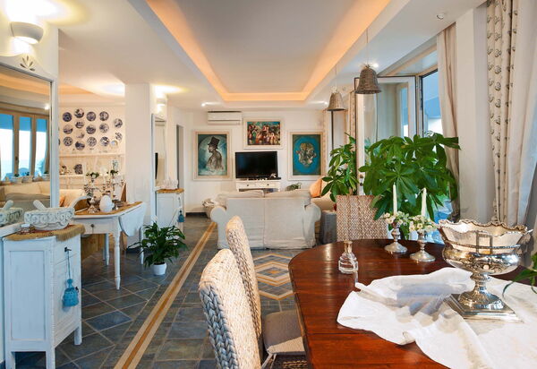 Villa Amena - Siracusa, Sicilia: Autumn, Dining Room, Living Room, Spring, Summer