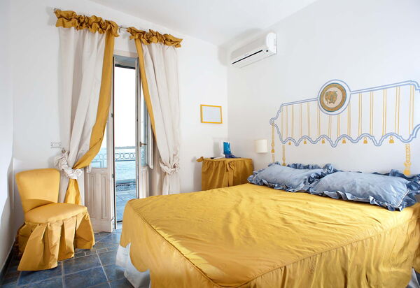 Villa Amena - Siracusa, Sicilia: Autumn, Bedroom, Spring, Summer