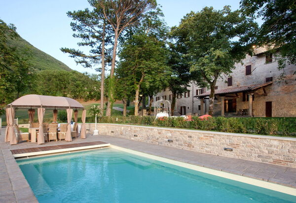 Villa Pietraverde - Gubbio, Umbria: all'aperto, Autunno, Balcone / Terrazza / Patio, Estate, Esterni, Piscina, Primavera