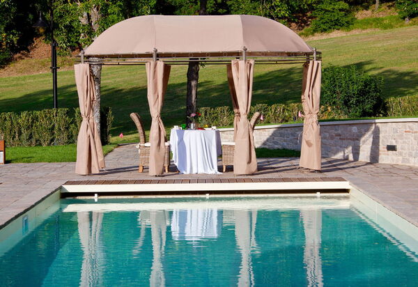 Villa Pietraverde - Gubbio, Umbria: all'aperto, Autunno, Balcone / Terrazza / Patio, Estate, Esterni, Giardino, Piscina, Primavera