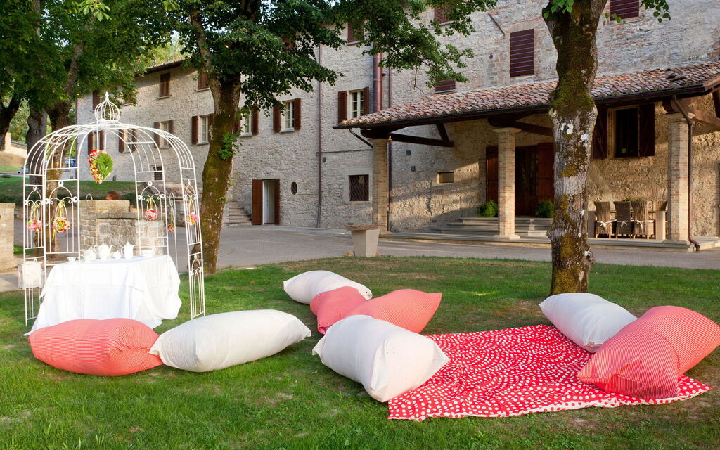 Villa Pietraverde - Gubbio, Umbria: all'aperto, Autunno, Balcone / Terrazza / Patio, Estate, Esterni, Giardino, Primavera