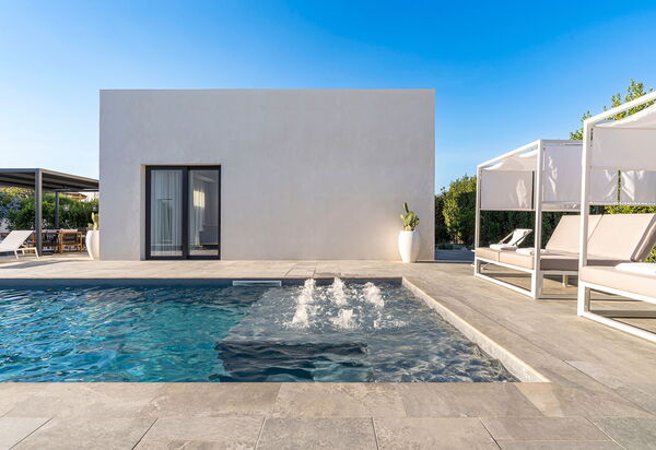 Villa Duetto - Siracusa, Sicilia: Autumn, Balcony / Terrace / Patio, Building Exterior, Outdoor, Pool, Spring, Summer