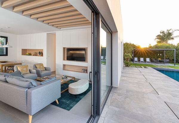 Villa Duetto - Siracusa, Sicilia: Autumn, Balcony / Terrace / Patio, Living Room, Pool, Spring, Summer