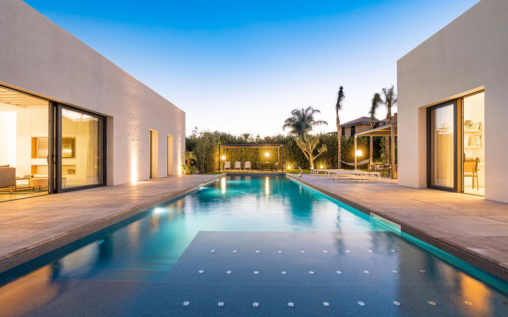 Villa Duetto - Siracusa, Sicilia: Autumn, Balcony / Terrace / Patio, Building Exterior, Outdoor, Pool, Spring, Summer