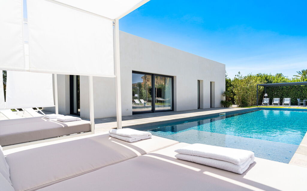 Villa Duetto - Siracusa, Sicilia: Autumn, Balcony / Terrace / Patio, Building Exterior, Outdoor, Pool, Spring, Summer