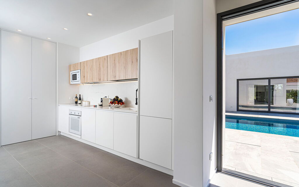 Villa Duetto - Siracusa, Sicilia: Autumn, Kitchen, Pool, Spring, Summer