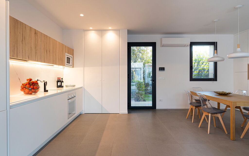 Villa Duetto - Siracusa, Sicilia: Autumn, Dining Room, Kitchen, Spring, Summer