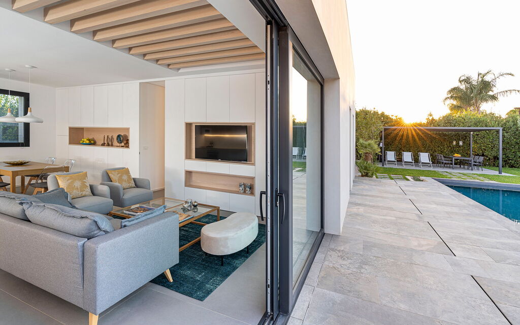 Villa Duetto - Siracusa, Sicilia: Autumn, Balcony / Terrace / Patio, Living Room, Pool, Spring, Summer