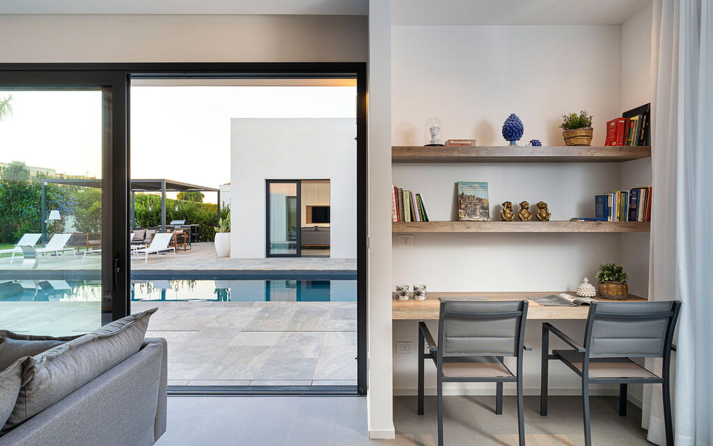 Villa Duetto - Siracusa, Sicilia: Autumn, Balcony / Terrace / Patio, Living Room, Pool, Spring, Summer