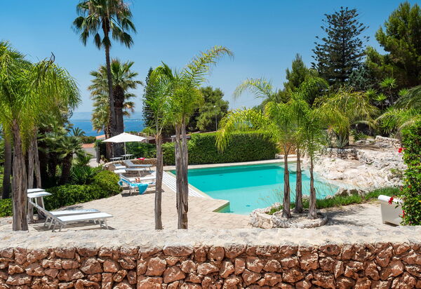 Villa Diamante - Siracusa, Sicilia: Autumn, Balcony / Terrace / Patio, Building Exterior, Outdoor, Pool, Scenic View, Spring, Summer