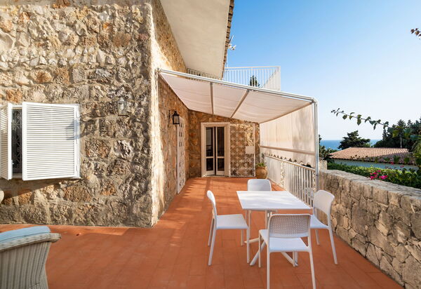 Villa Diamante - Siracusa, Sicilia: Autumn, Balcony / Terrace / Patio, Building Exterior, Outdoor, Spring, Summer