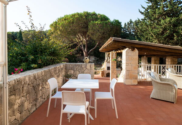 Villa Diamante - Siracusa, Sicilia: Autumn, Balcony / Terrace / Patio, Building Exterior, Outdoor, Spring, Summer