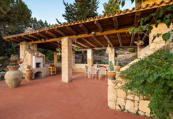 Villa Diamante - Siracusa, Sicilia: Autumn, Balcony / Terrace / Patio, Building Exterior, Outdoor, Spring, Summer