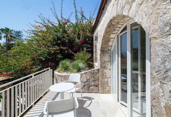 Villa Diamante - Siracusa, Sicilia: Autumn, Balcony / Terrace / Patio, Building Exterior, Outdoor, Spring, Summer