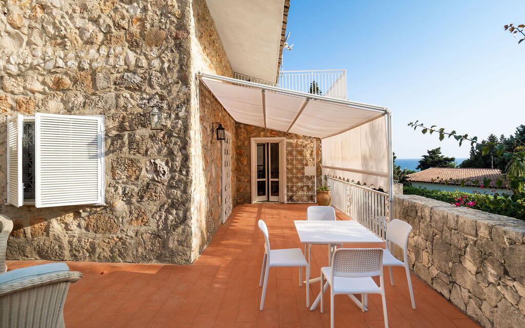 Villa Diamante - Siracusa, Sicilia: Autumn, Balcony / Terrace / Patio, Building Exterior, Outdoor, Spring, Summer