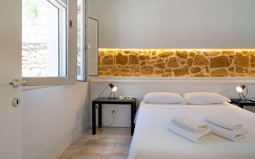 Villa Diamante - Siracusa, Sicilia: Autumn, Bedroom, Spring, Summer