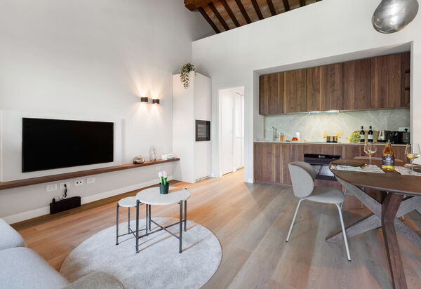 Correggiolo Spereto Apartment With Pool, Montaione: Autunno, Cucina, Estate, Primavera, Soggiorno