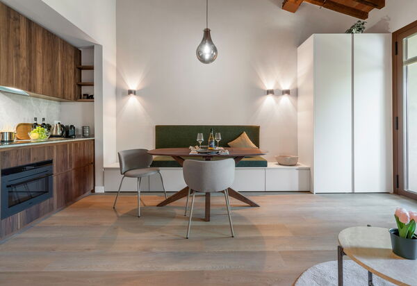 Correggiolo Spereto Apartment With Pool, Montaione: Autunno, Cucina, Estate, Primavera, Soggiorno